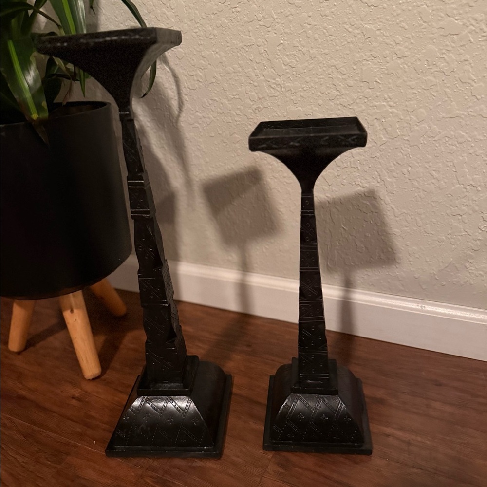 Pair of Cast Iron Pedestals with Decorative Pattern, Square Tops, 17" & 13" Tall - Picture 3 of 11